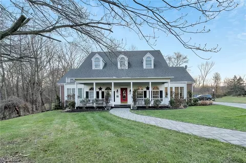 75 Malibu Dr, East Palestine, OH 44413