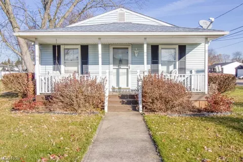2985 Wayne St, Norton, OH 44203