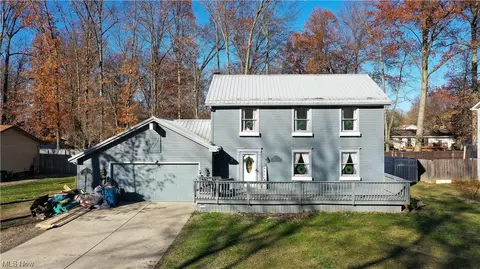 259 Greenbriar Dr, Cortland, OH 44410