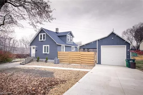 163 E Cassell Ave, Barberton, OH 44203