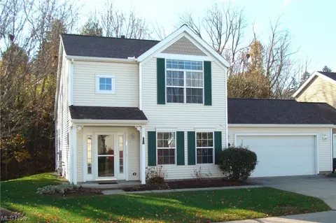 70 Mallard Point Dr, Coventry, OH 44319
