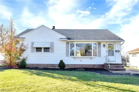 7518 Ann Arbor Dr, Parma, OH 44130