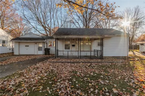 321 Edgewood Dr, Berea, OH 44017