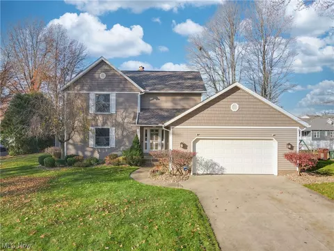 4010 Walnut Wood Way, Uniontown, OH 44685