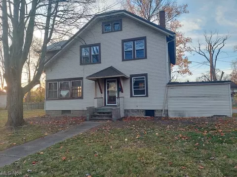 712 Kenilworth, Warren, OH 44484