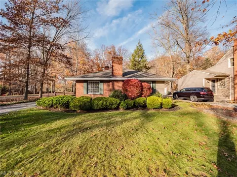 25150 Wolf Rd, Bay Village, OH 44140