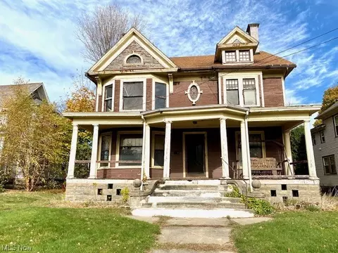 601 W 44th St, Ashtabula, OH 44004 photo 3