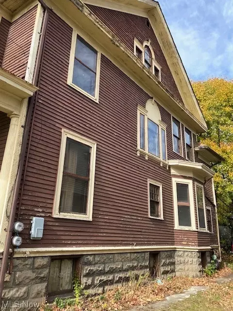601 W 44th St, Ashtabula, OH 44004 photo 2