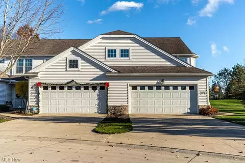 33235 Fairport Dr, Avon Lake, OH 44012