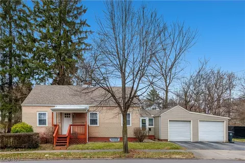 1107 Delia Ave, Akron, OH 44320