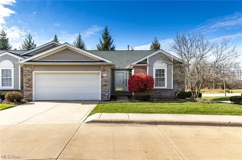 826 Renee Dr, Wadsworth, OH 44281