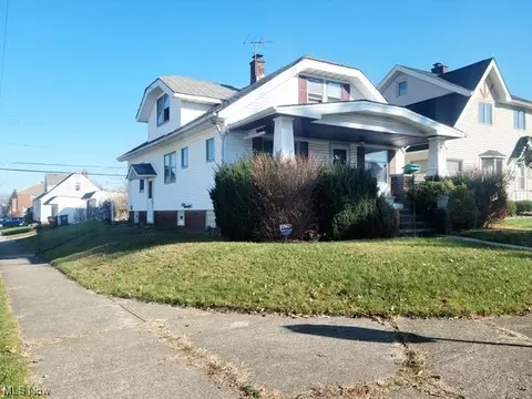 6810 Brownfield Dr, Parma, OH 44129
