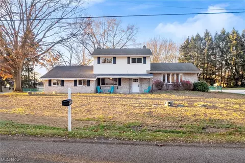 11935 Glencoe St NW, Canal Fulton, OH 44614