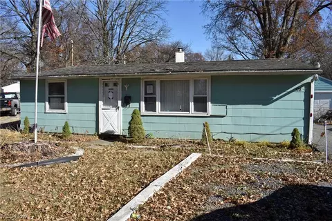 528 Oak Cir SW, Warren, OH 44485