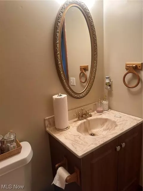 Bath - 754 E 232nd St, Euclid, OH 44123 photo 1 of 5