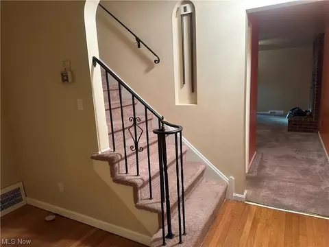 Entry Way - 754 E 232nd St, Euclid, OH 44123 photo 5 of 5