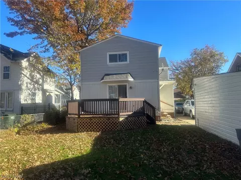 Exterior - 754 E 232nd St, Euclid, OH 44123 photo 5 of 6