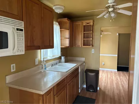Kitchen - 754 E 232nd St, Euclid, OH 44123 photo 2 of 2
