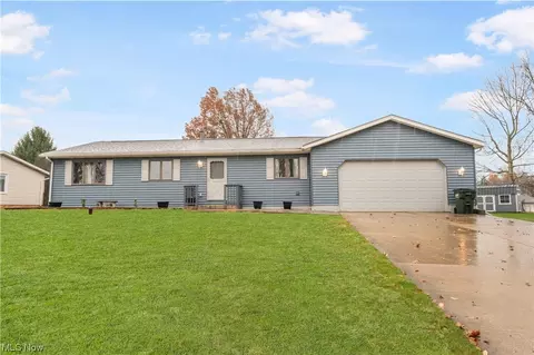 7330 Paxton St NE, Canton, OH 44721
