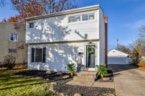 1117 Silver Lake Ave, Cuyahoga Falls, OH 44223