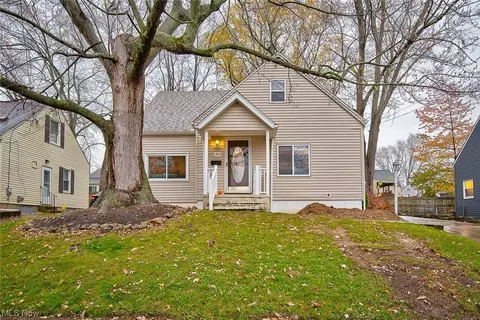 1509 Campbell St, Cuyahoga Falls, OH 44223
