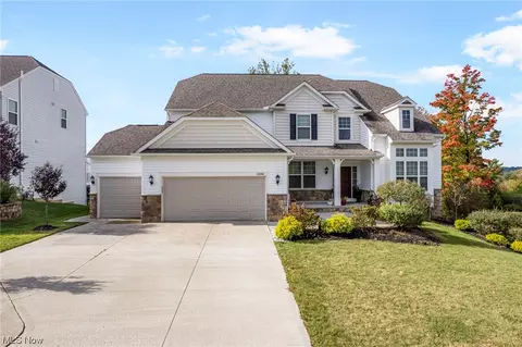 2086 Meadowood Blvd, Twinsburg, OH 44087