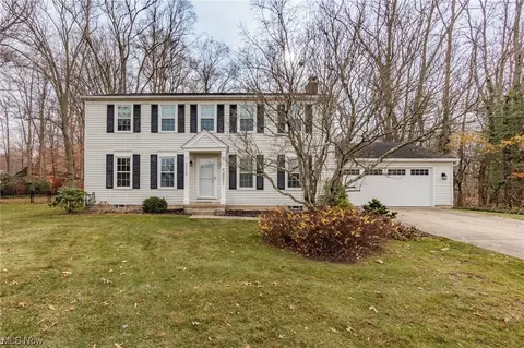 7730 Old Mill Cir NW, North Canton, OH 44720