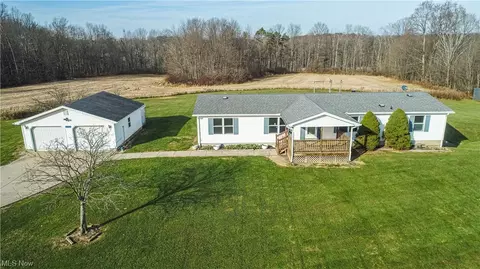 3003 Plymouth Gageville Rd, Ashtabula, OH 44004