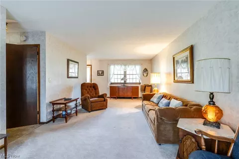 6181 Drexel St NW, Massillon, OH 44646 photo 4