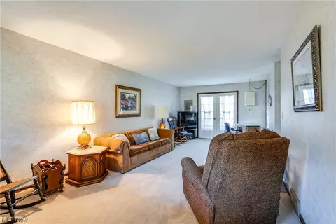 6181 Drexel St NW, Massillon, OH 44646 photo 3