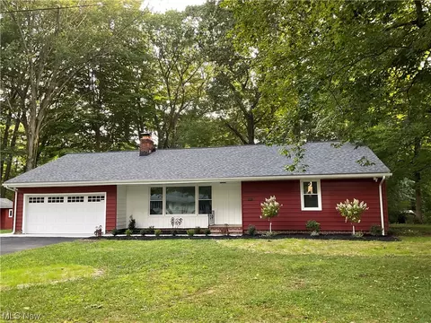 8100 Forestdale Dr, Kirtland, OH 44094