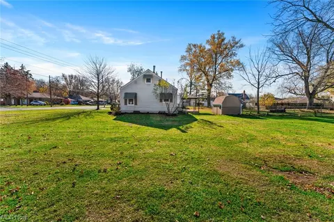 1006 Root Rd, Lorain, OH 44052 photo 4