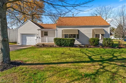 1006 Root Rd, Lorain, OH 44052