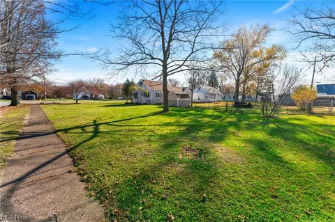 1006 Root Rd, Lorain, OH 44052 photo 5