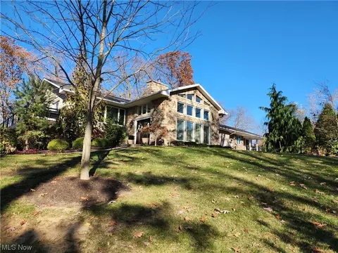 5852 E Boulevard Blvd NW, Canton, OH 44718