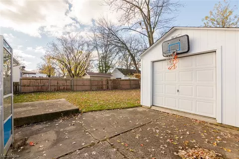 338 Pasadena Ave, Elyria, OH 44035 photo 5