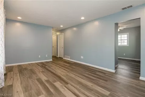 338 Pasadena Ave, Elyria, OH 44035 photo 9
