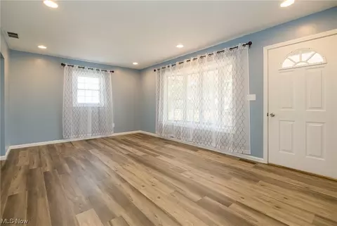 338 Pasadena Ave, Elyria, OH 44035 photo 7