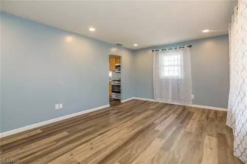 338 Pasadena Ave, Elyria, OH 44035 photo 6