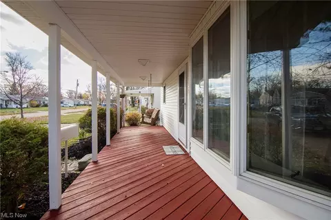 338 Pasadena Ave, Elyria, OH 44035 photo 2