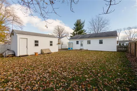 338 Pasadena Ave, Elyria, OH 44035 photo 4
