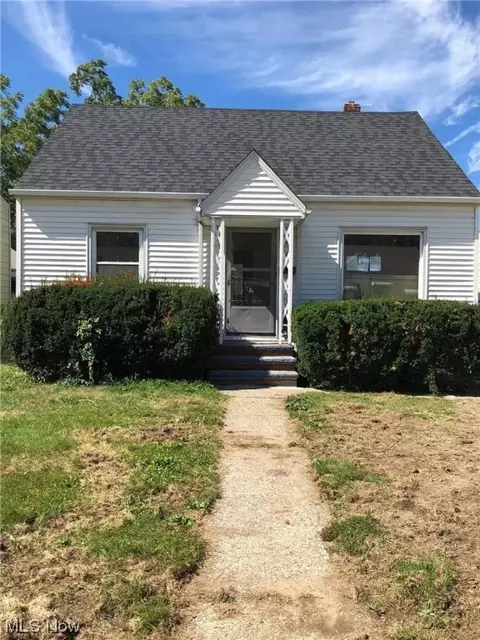 944 E 224th St, Euclid, OH 44123 photo 1