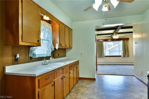 25 Walnut St, Struthers, OH 44471 photo 10