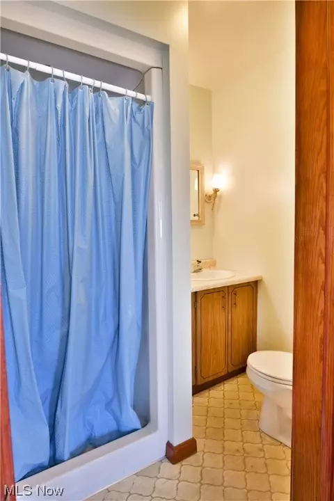 25 Walnut St, Struthers, OH 44471 photo 33