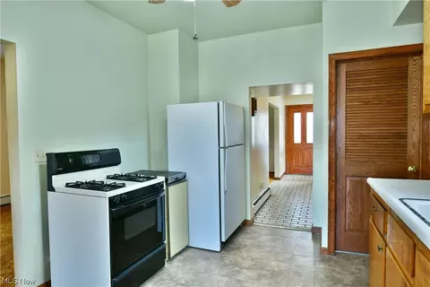 25 Walnut St, Struthers, OH 44471 photo 9