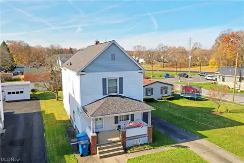 25 Walnut St, Struthers, OH 44471 photo 3