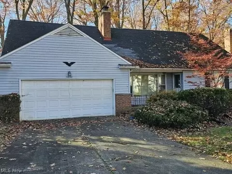3632 Stoneleigh Rd, Cleveland Heights, OH 44121