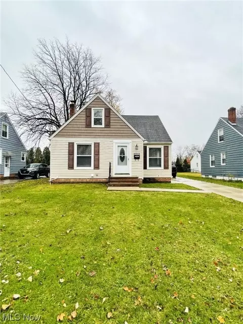 16308 Raymond St, Maple Heights, OH 44137