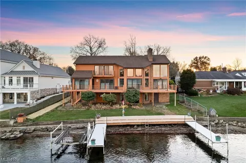 4752 Rooney Ave, New Franklin, OH 44319