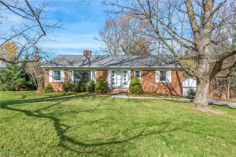 2640 W Sprague Rd, Parma, OH 44134